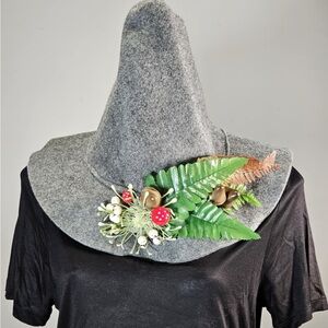 NWT felt witches hat with mushrooms